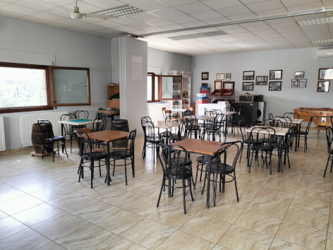 Barra y trato cercano